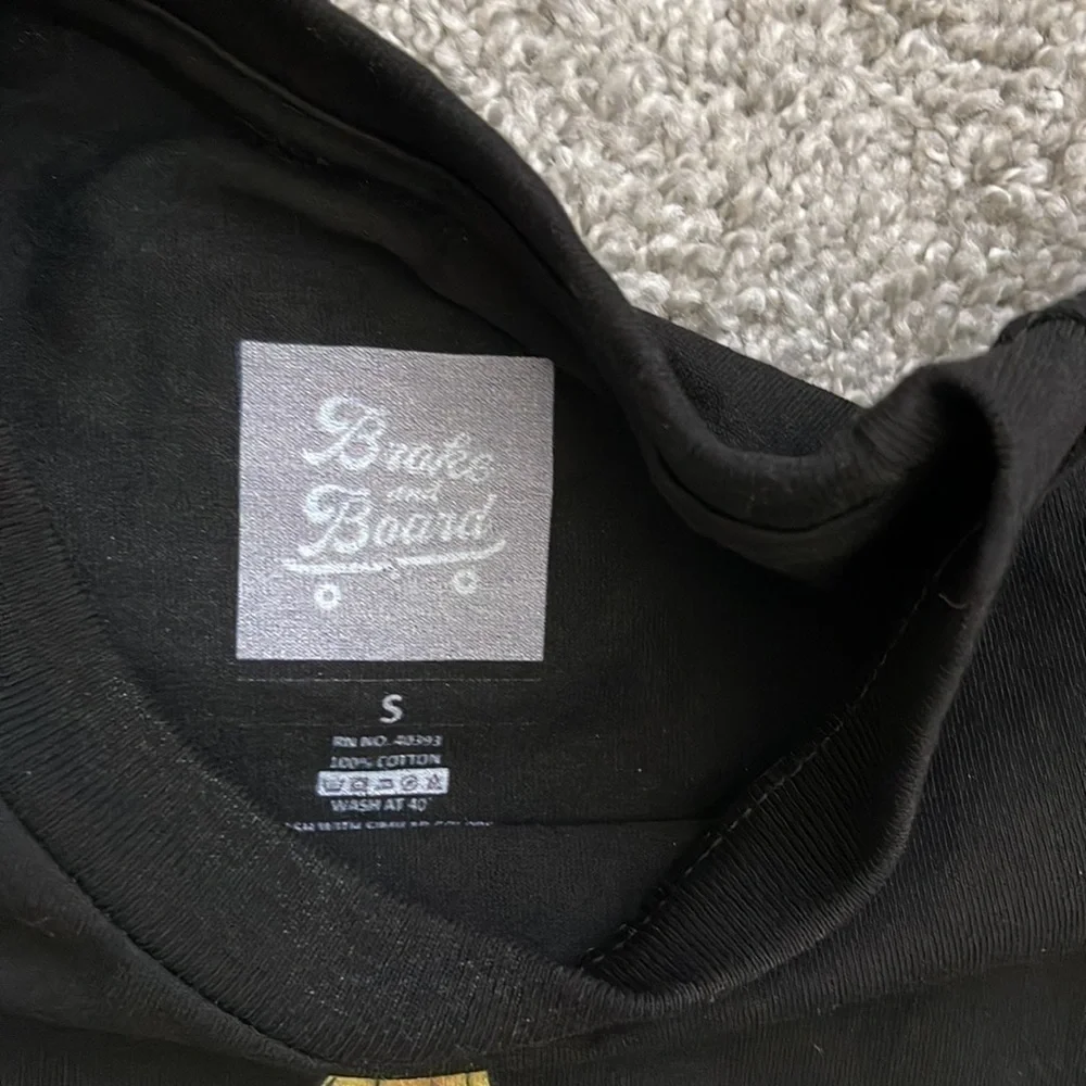 Black T-Shirt-“It’s a Jungle Out There” - Picture 3 of 4